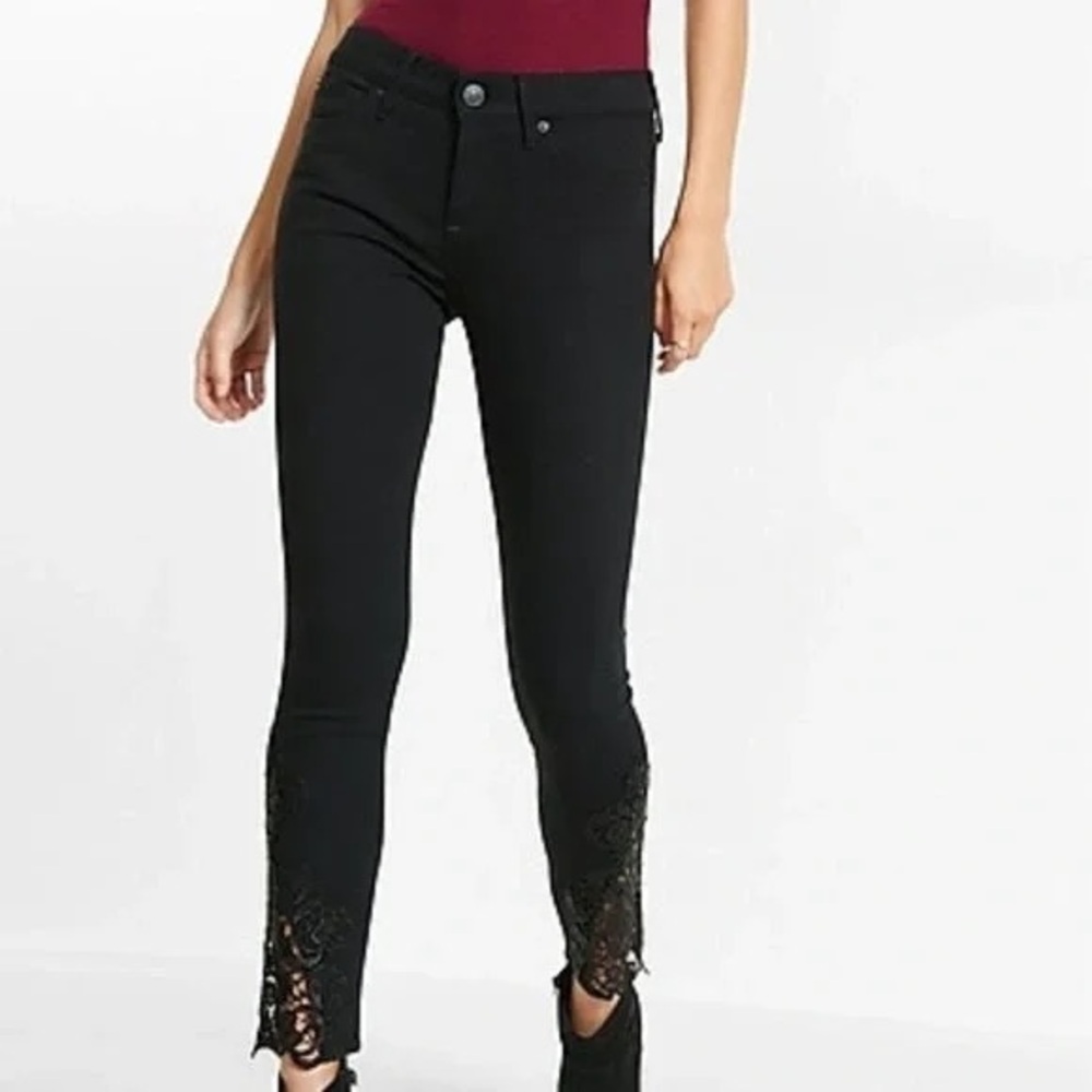 EXPRESS Black Lace Hem Women's Mid Rise Ankle Leggings. Size 10S (Short)